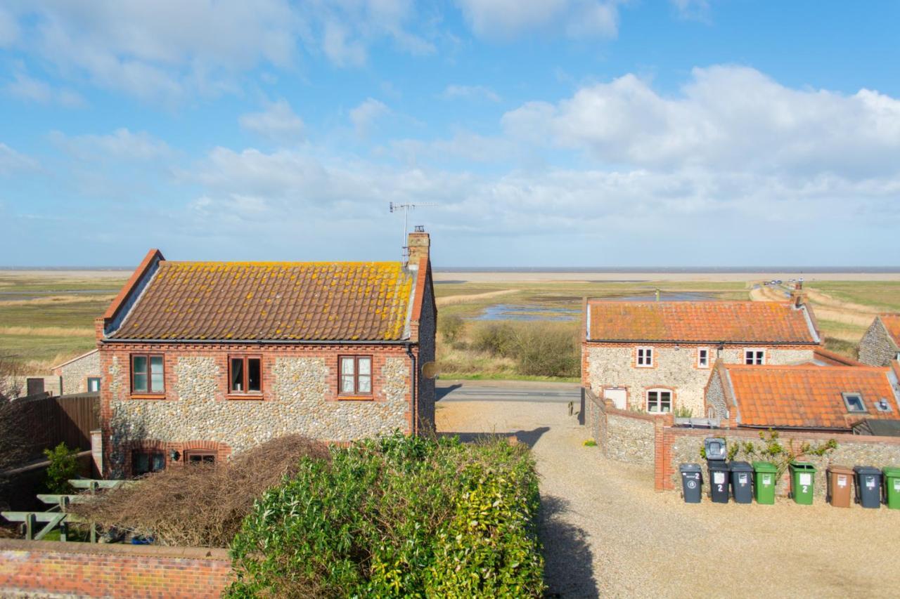 Host & - Tystie Salthouse